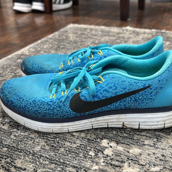 Men’s Nike running shoes - Picture 5 of 7